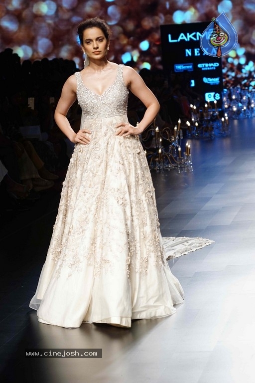 Lakme Fashion Week Grand Finale - 21 / 35 photos