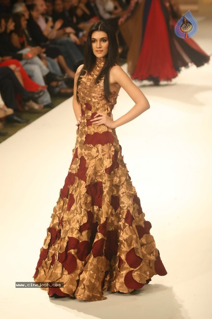 Lakme Fashion Week Grand Finale All Shows - 37 / 146 photos