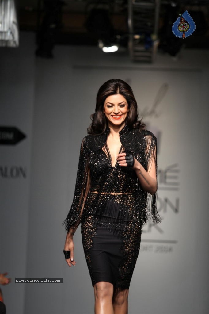 Lakme Fashion Week Summer Resort 2014 Day 4 - 99 / 121 photos