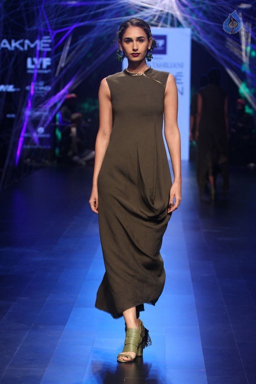 Lakme Fashion Week Winter Festive 2016 - 30 / 82 photos