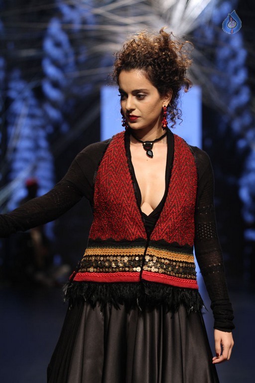 Lakme Fashion Week Winter Festive 2016 - 50 / 82 photos