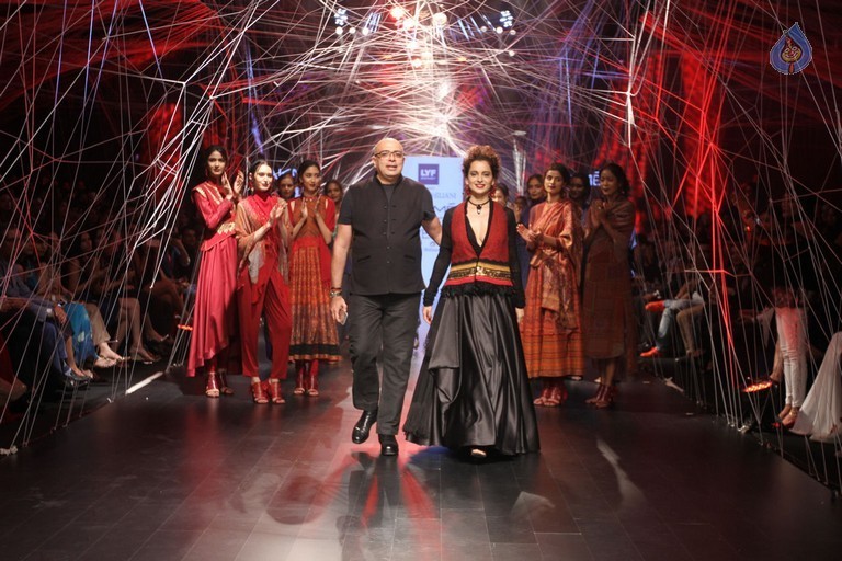 Lakme Fashion Week Winter Festive 2016 - 58 / 82 photos