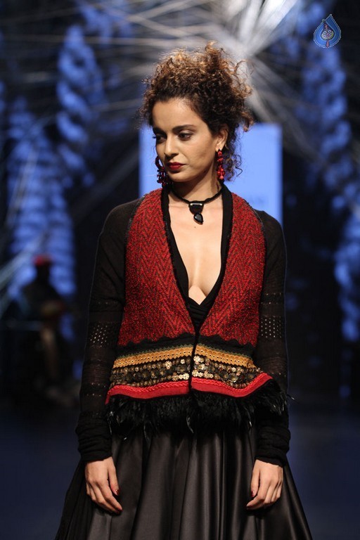 Lakme Fashion Week Winter Festive 2016 - 63 / 82 photos