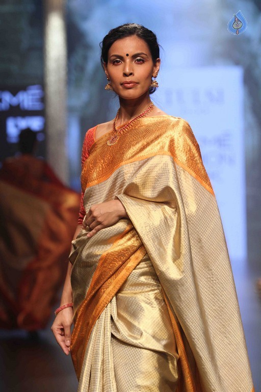 Lakme Fashion Week Winter Festive 2016 Grand Finale - 74 / 84 photos