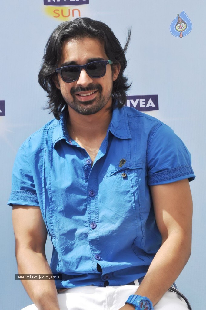 Lara Dutta Launches Nivea Sun - 22 / 29 photos