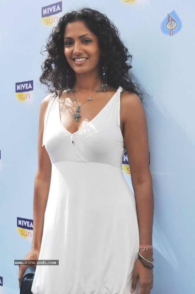 Lara Dutta Launches Nivea Sun - 29 / 29 photos