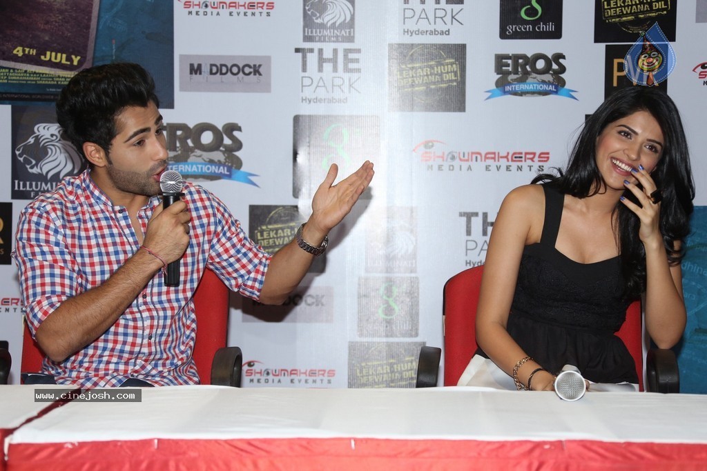 Lekar Hum Deewana Dil Press Meet - 67 / 133 photos