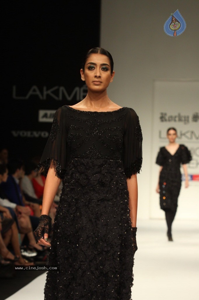 LFW 2013 Day 2 All Shows - 2 / 150 photos