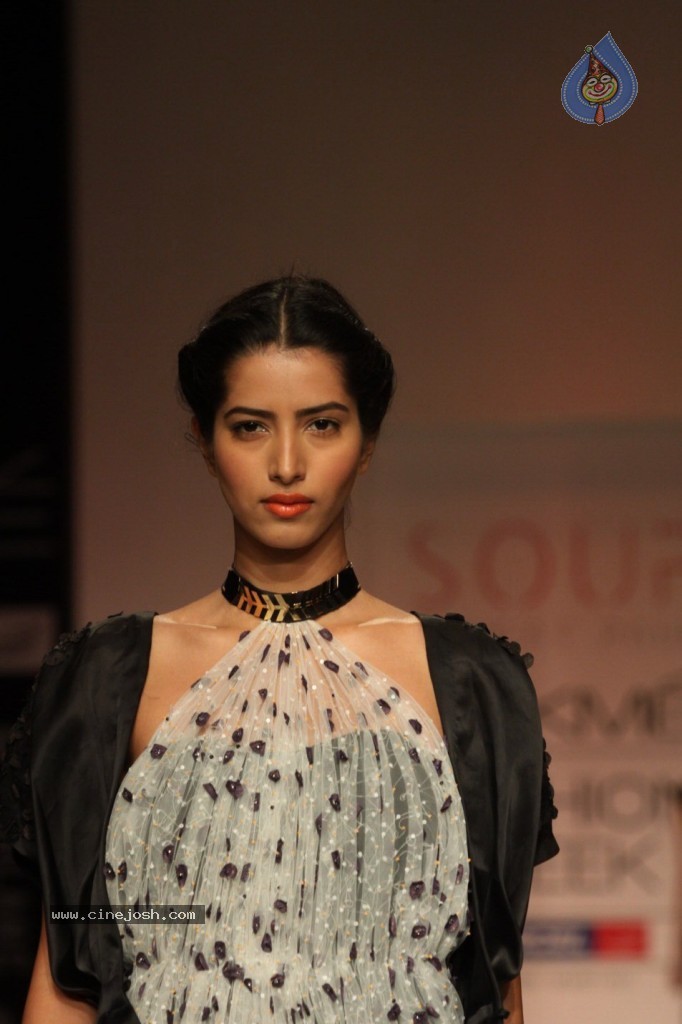 LFW 2013 Day 2 All Shows - 96 / 150 photos