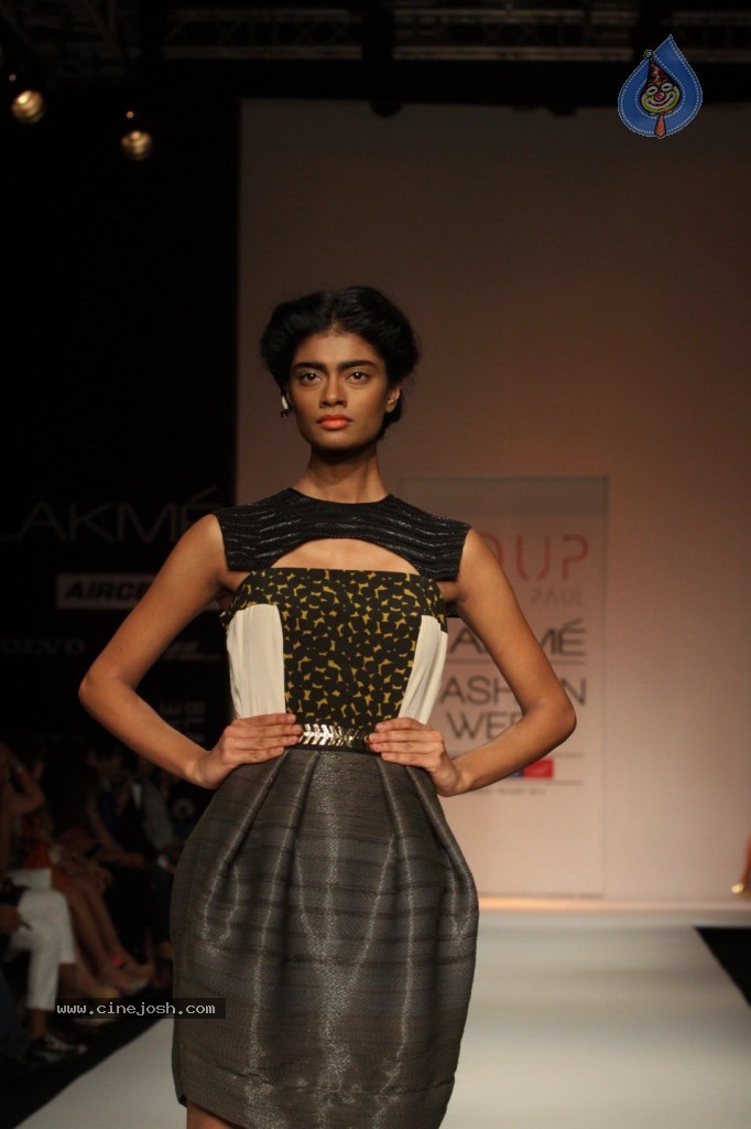LFW 2013 Day 2 All Shows - 111 / 150 photos