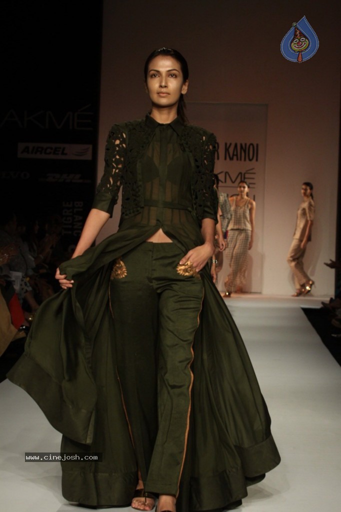 LFW 2013 Day 2 All Shows - 112 / 150 photos