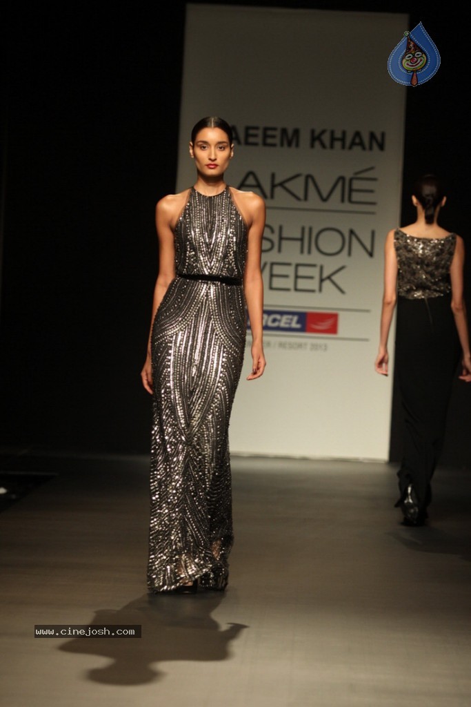 LFW 2013 Day 2 All Shows - 121 / 150 photos