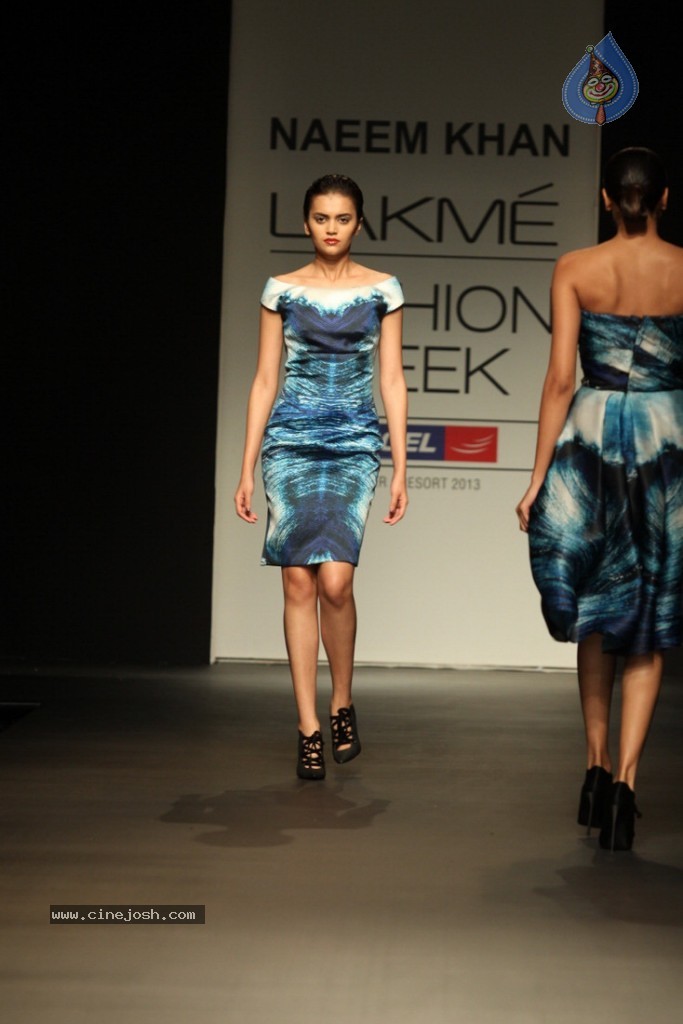 LFW 2013 Day 2 All Shows - 136 / 150 photos
