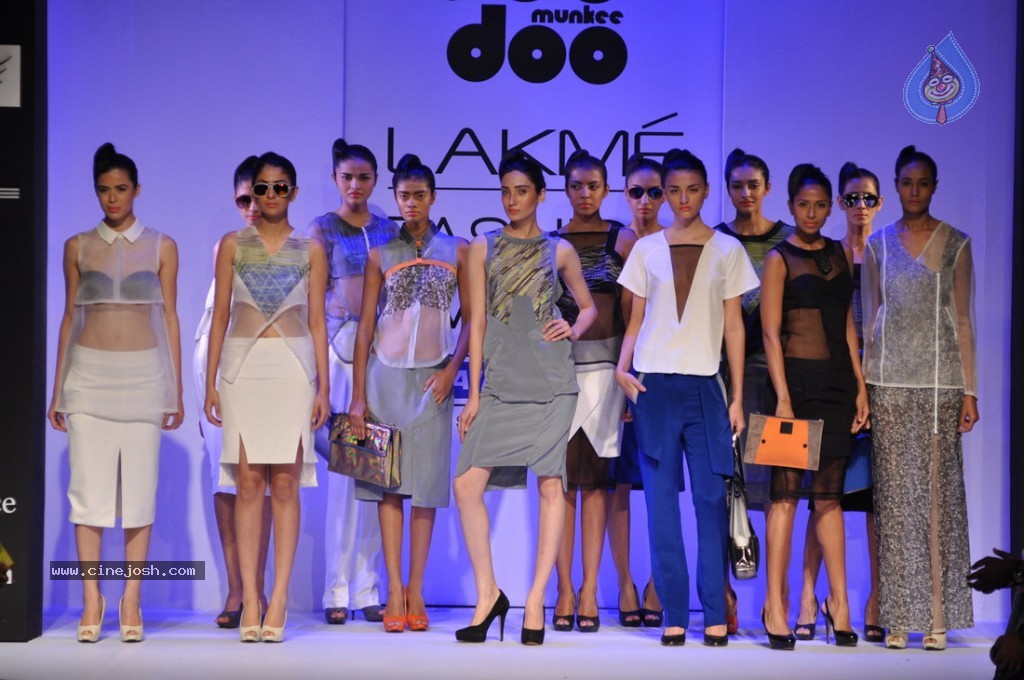 LFW 2013 Day 3 All Shows - 72 / 112 photos