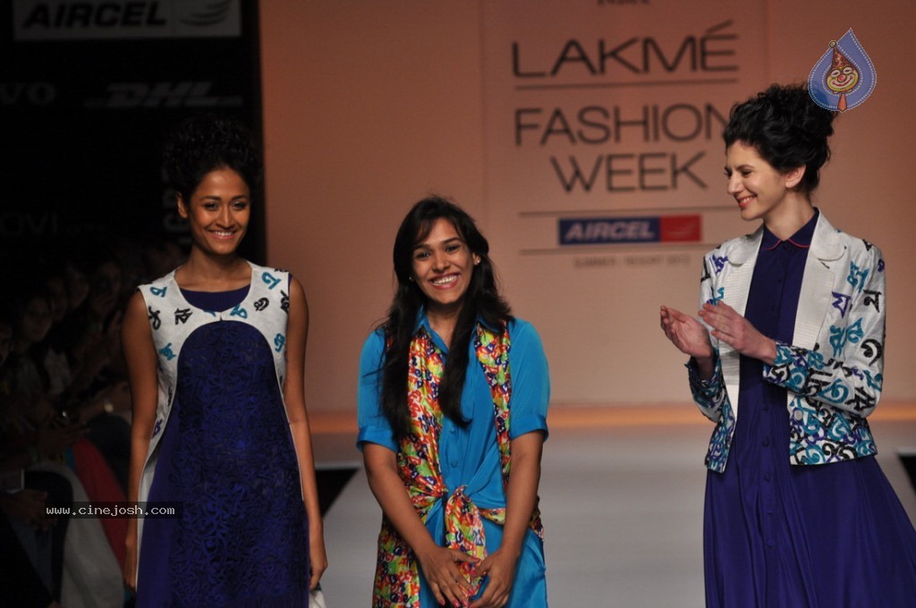 LFW 2013 Day 3 All Shows - 80 / 112 photos