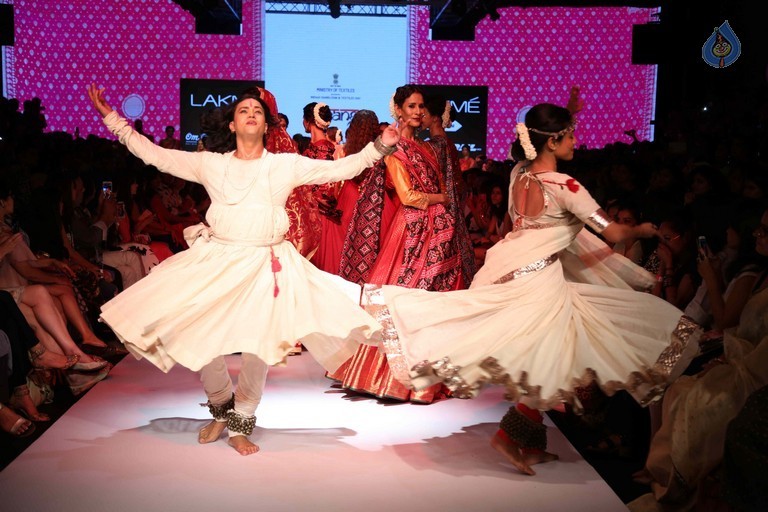 LFW 2015 Gaurang Show - 7 / 36 photos