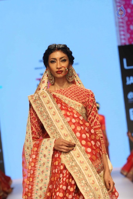LFW 2015 Gaurang Show - 10 / 36 photos
