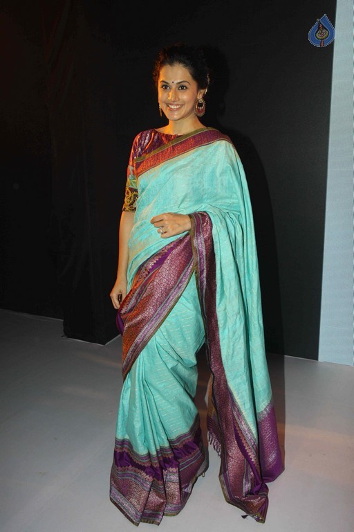 LFW 2015 Gaurang Show - 17 / 36 photos