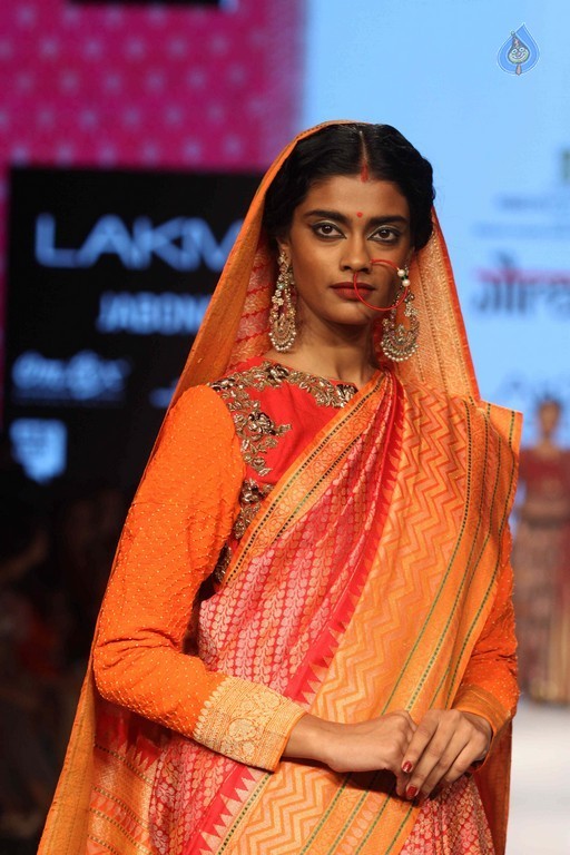 LFW 2015 Gaurang Show - 22 / 36 photos