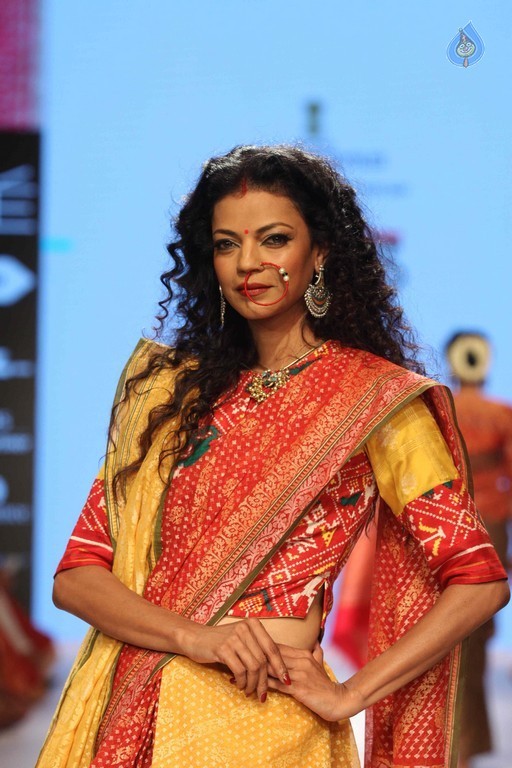 LFW 2015 Gaurang Show - 26 / 36 photos