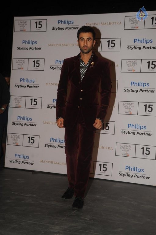 LFW 2015 Manish Malhotra Show 2 - 7 / 63 photos