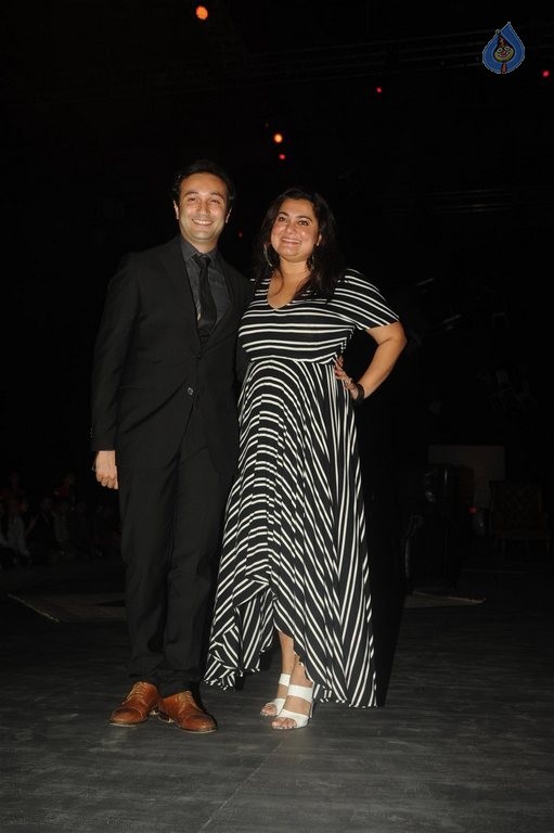 LFW 2015 Manish Malhotra Show 2 - 45 / 63 photos