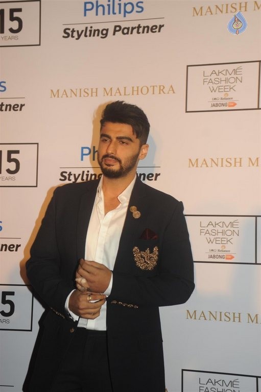 LFW 2015 Manish Malhotra Show 2 - 48 / 63 photos