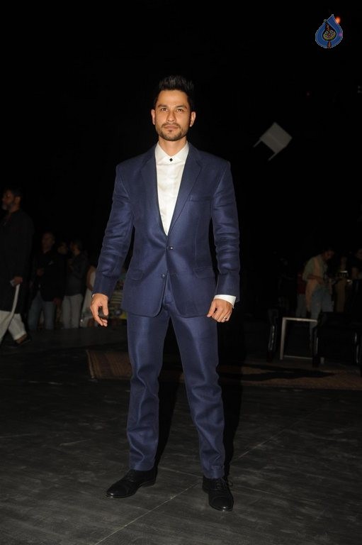 LFW 2015 Manish Malhotra Show 2 - 52 / 63 photos