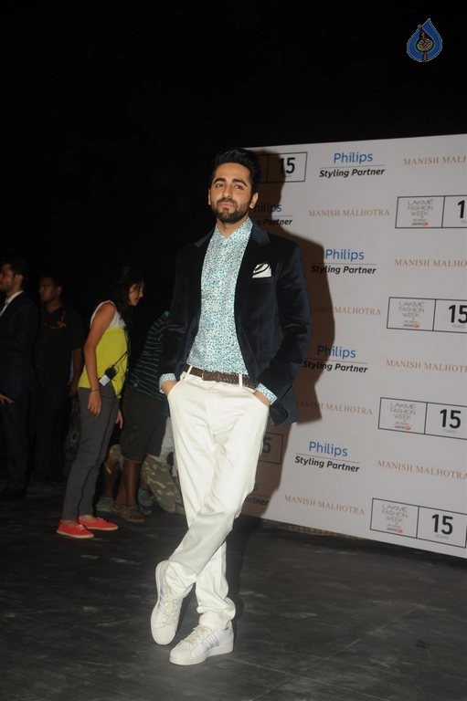 LFW 2015 Manish Malhotra Show 2 - 55 / 63 photos