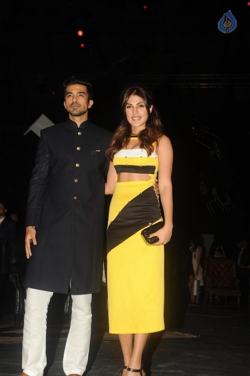 LFW 2015 Manish Malhotra Show 2 - 59 / 63 photos