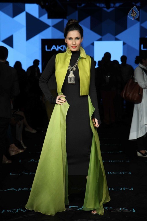 LFW 2015 Masaba Show - 24 / 35 photos