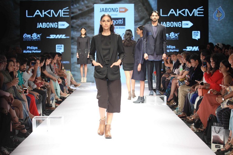 LFW 2015 Masaba Show - 25 / 35 photos