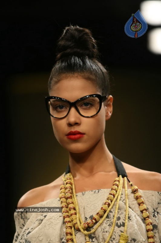 LFW Day 1 All Fashion Show Photos - 4 / 127 photos