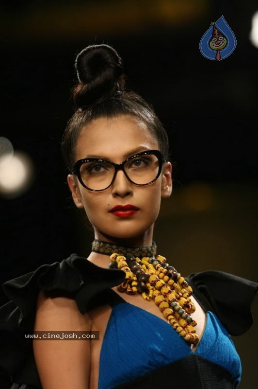 LFW Day 1 All Fashion Show Photos - 38 / 127 photos