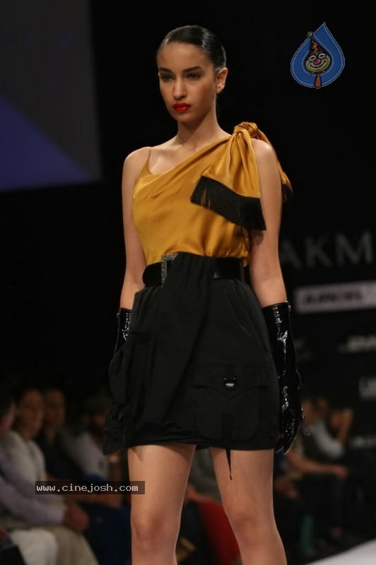 LFW Day 1 All Fashion Show Photos - 68 / 127 photos