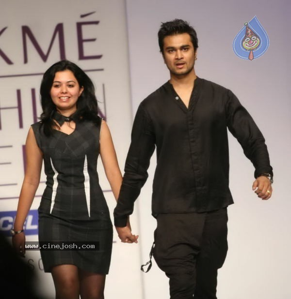 LFW Day 1 All Fashion Show Photos - 80 / 127 photos
