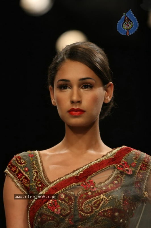 LFW Day 1 All Fashion Show Photos - 81 / 127 photos