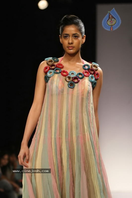 LFW Day 1 All Fashion Show Photos - 83 / 127 photos