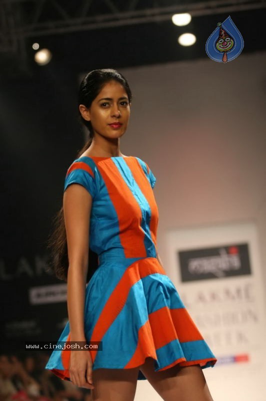 LFW Day 2 All Fashion Shows - 23 / 79 photos