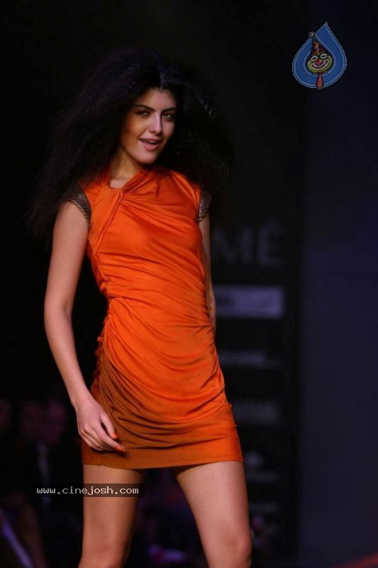 LFW Day 3 All Fashion Shows - 95 / 96 photos