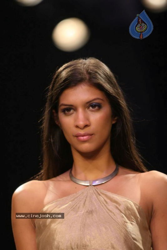 LFW Day 4 All Fashion Shows - 45 / 107 photos