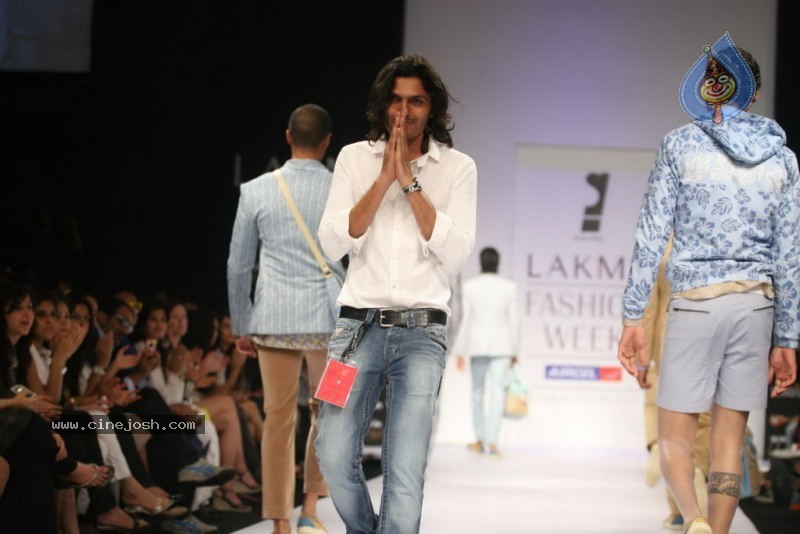 LFW Day 4 All Fashion Shows - 47 / 107 photos