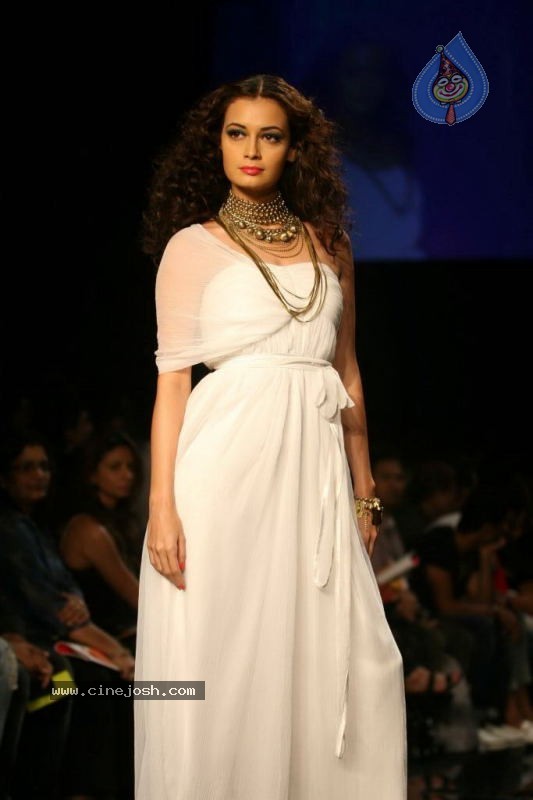 LFW Day 4 All Fashion Shows - 67 / 107 photos
