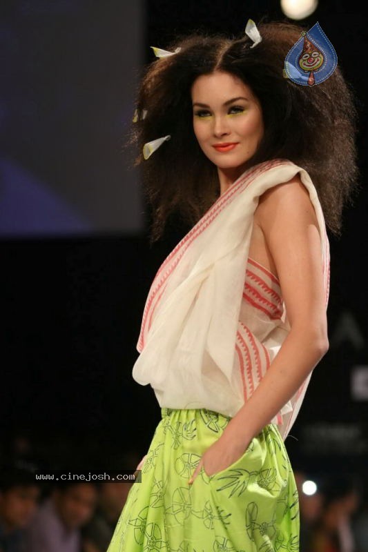 LFW Day 4 All Fashion Shows - 72 / 107 photos