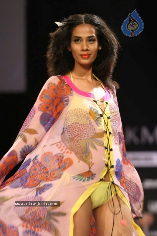LFW Day 4 All Fashion Shows - 74 / 107 photos