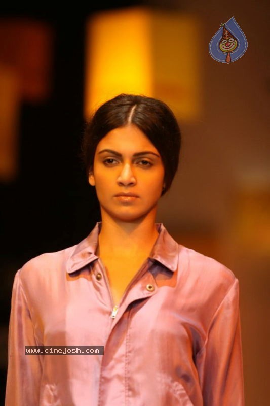 LFW Day 4 All Fashion Shows - 82 / 107 photos