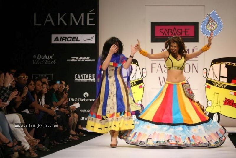 LFW Day 4 All Fashion Shows - 89 / 107 photos