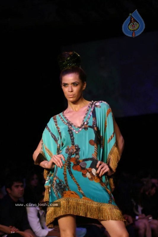 LFW Day 4 All Fashion Shows - 100 / 107 photos