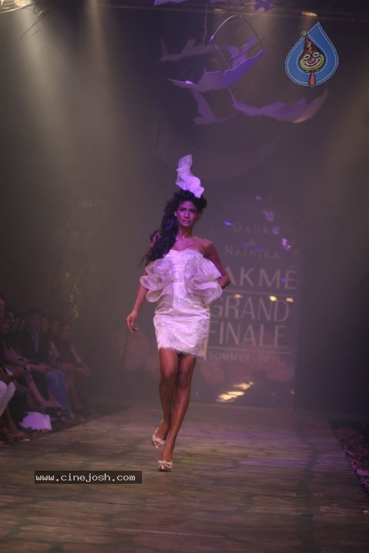 LFW Grand Finale Fashion Show - 12 / 117 photos