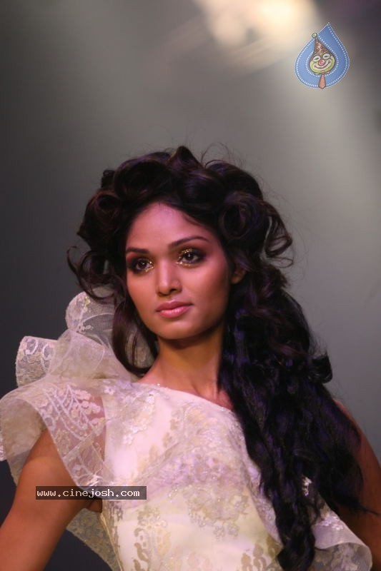 LFW Grand Finale Fashion Show - 36 / 117 photos
